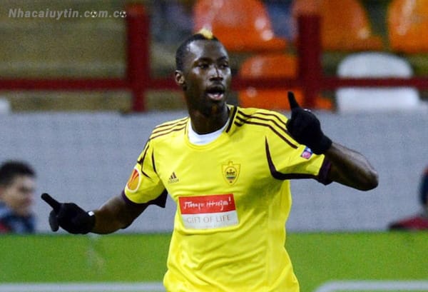 Cầu thủ Lacina Traore với chiều cao 2m03