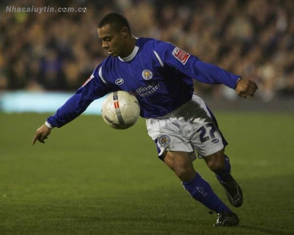 Cầu thủ Levi Porter với chiều cao 1m60