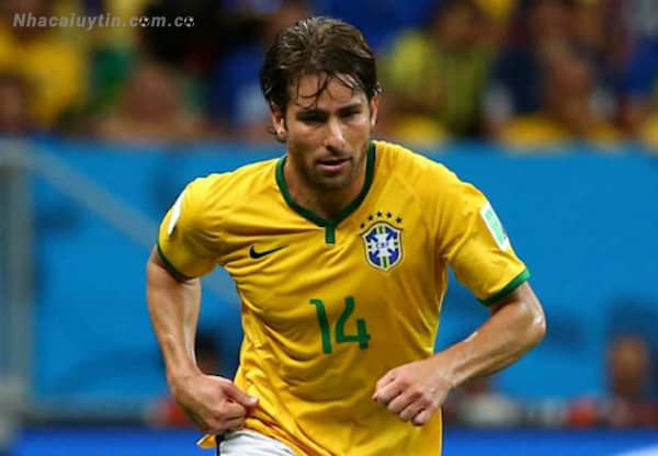 Cầu thủ Maxwell đang có 37 danh hiệu lớn nhỏ