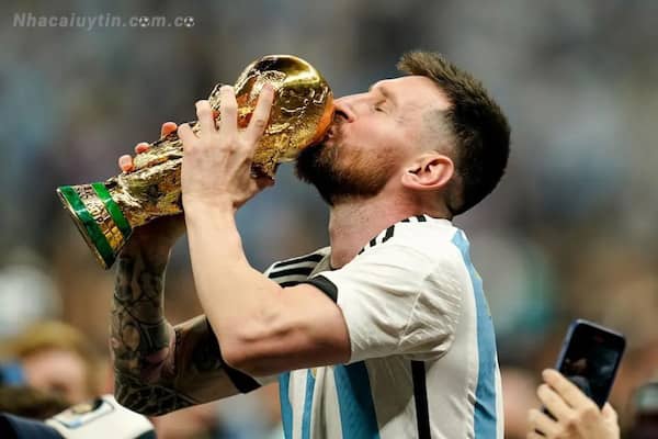 Cầu thủ Lionel Messi đang có 42 danh hiệu