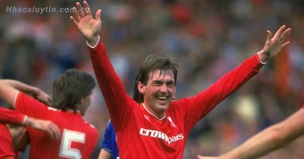 Cầu thủ Kenny Dalglish đang sở hữu 35 danh hiệu