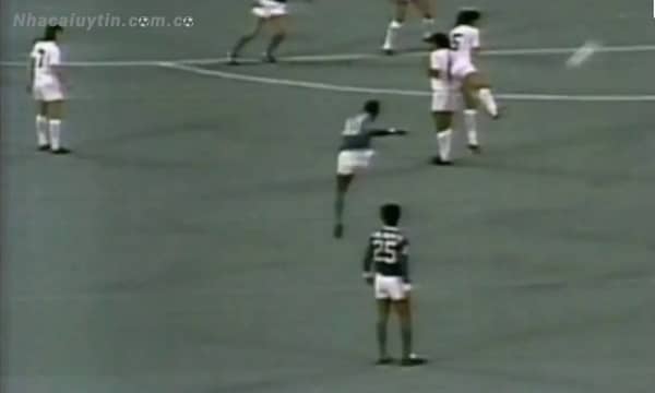 Cầu thủ Pele đang sở hữu cho mình 66 bàn thắng từ việc sút phạt