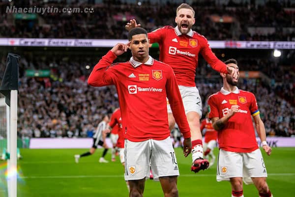 Quỷ đỏ là biệt danh do ông Sir Matt Busby đặt cho Man Unt