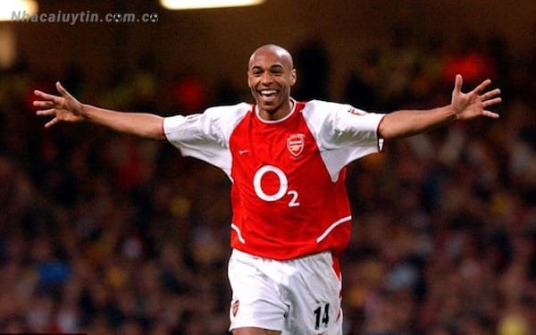 Với tốc độ vô cùng nổi bật Thierry Henry được mệnh danh là “Đứa con của thần gió”