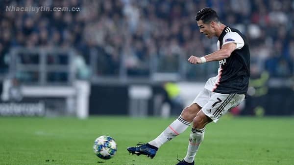 Thực hiện cú sút cũng tương thực như những cú đá khác