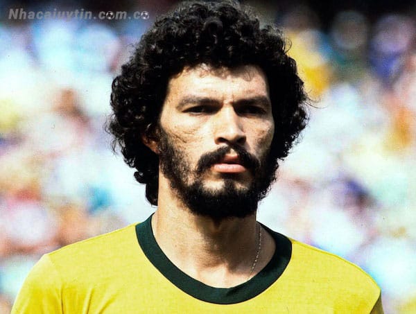 Socrates là một huyền thoại bóng đá người Brazil