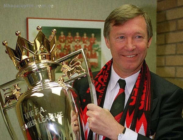 Sir Alex Ferguson là huấn luyện viên sở hữu nhiều danh hiệu nhất trong làng túc cầu
